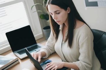 Edukasi Teknologi Konsumen: Menempuhkan Keahlian Penggunaan Perangkat Digital di Era Informasi